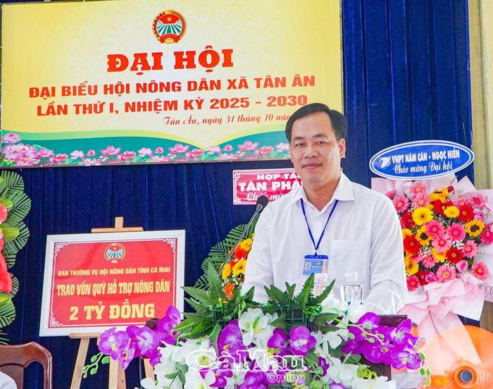 Đồng chí Nguyễn Minh Đức, Phó Bí thư Thường trực Đảng ủy xã Tân Ân, phát biểu kêu gọi các cấp Hội Nông dân trên địa bàn xã đoàn kết yêu nước, thi đua lao động, sản xuất.