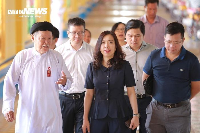 Phối sư Ngọc Hồng Thanh tiếp các đoàn lãnh đạo Đảng, Nhà nước tại Tòa thánh.