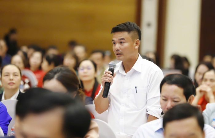 Nông dân Phạm Văn Hướng nêu câu hỏi
