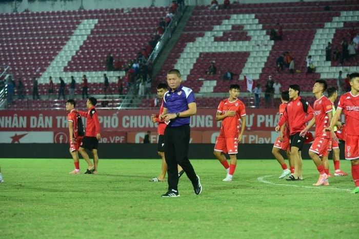 HLV Chu Đình Nghiêm đang tạo nên đội bóng rất khó bị đánh bại tại mùa giải năm nay. Ảnh: CLB