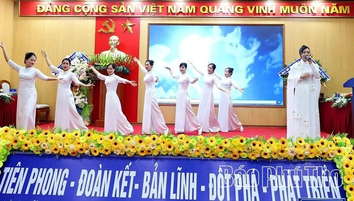 Tiết mục văn nghệ tại Đại hội