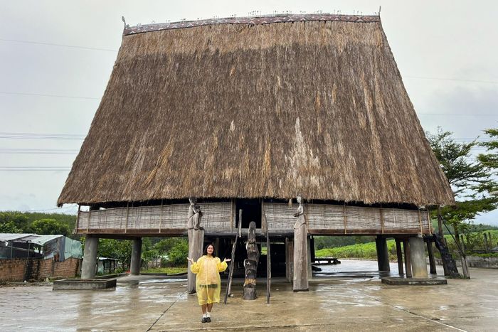  Khoảng 80% dân số Măng Đen là dân tộc thiểu số với kiến trúc nhà rông. Ảnh: Linh Huỳnh. 