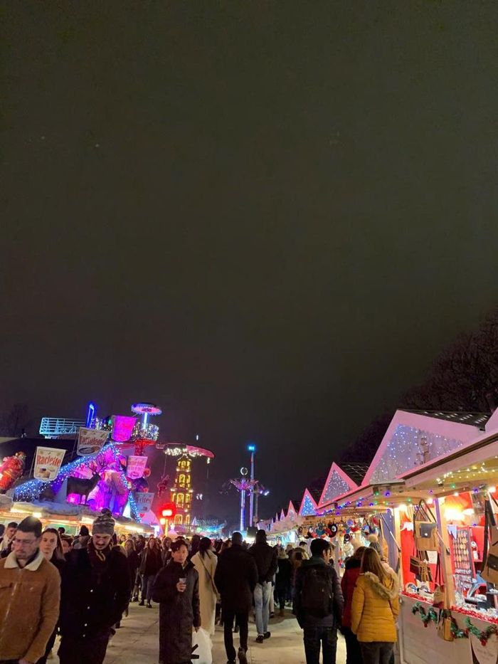 Chợ Noel-Jardin Tuilerie- Paris luôn hút khách. Ảnh: MP