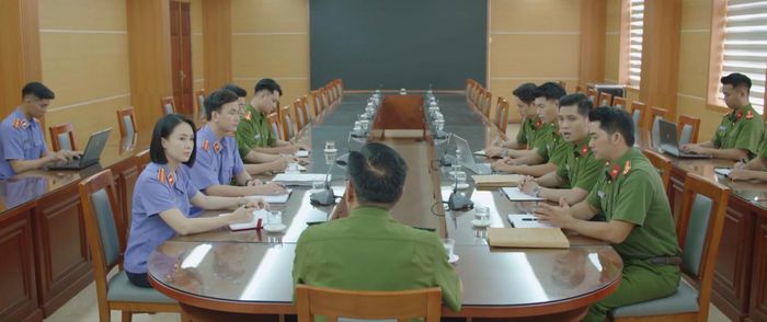 Cơ quan chức năng họp bàn về vụ án đường dây đánh bạc có quy mô lớn.