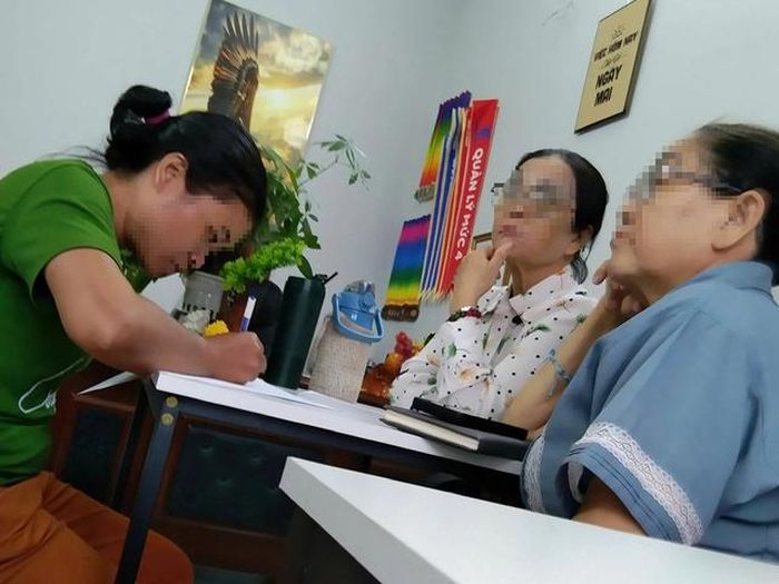  Các lao động lớn tuổi vô tình trở thành công cụ cho cỗ máy "tuyển - vay - thu" 