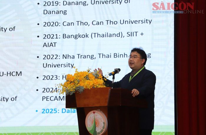 Chuyên gia trình bày tại hội nghị. Ảnh: ĐOÀN KIÊN