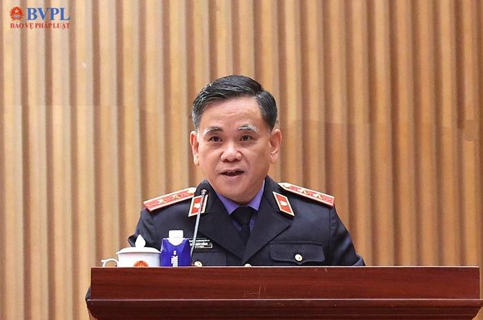  Đồng chí Đỗ Mạnh Bổng, Vụ trưởng Vụ 9, VKSND tối cao trình bày dự thảo chương trình hành động chuyên đề tại Hội nghị.