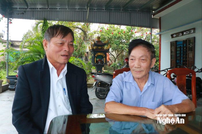 Ông Đặng Quốc Đồng – Khối trưởng Hải Giang 1 và ông Phạm Đình Được. Ảnh: GH