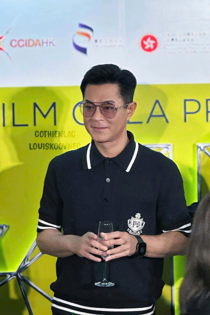 Cổ Thiên Lạc phong độ ở tuổi 55.