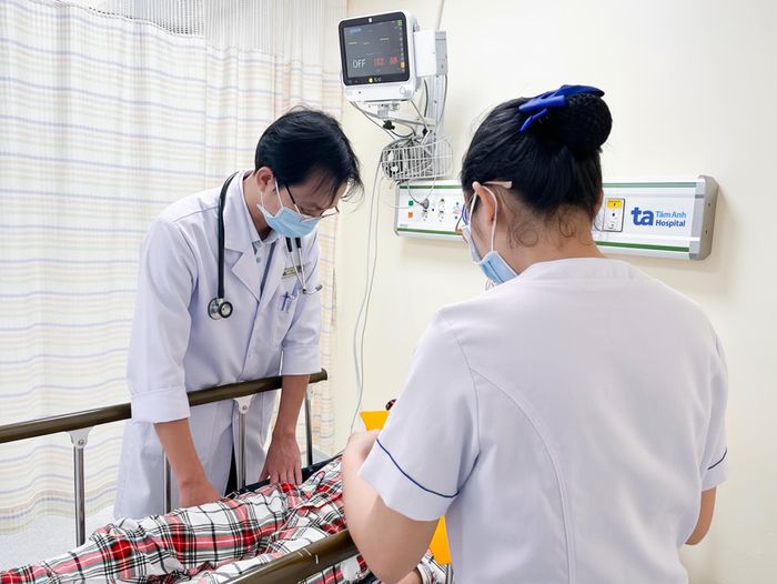 Hiện có 51 người nhập viện nghi ngộ độc thực phẩm sau ăn Bánh mì cóc cô B.