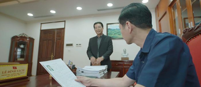 Cuộc gặp gỡ giữa Hằng Thu và người bạn cũ Triển.