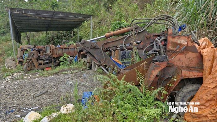 Các thiết bị máy móc của Công ty TNHH Thiếc Hà An đã bị hoen rỉ.