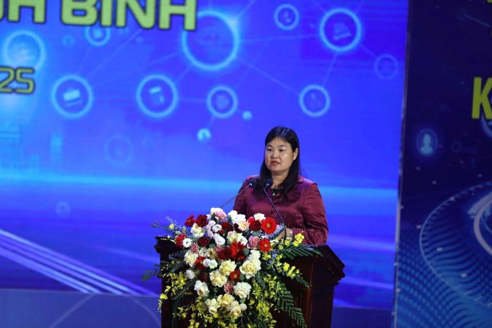 Phó Chủ tịch UBND tỉnh Ninh Bình Hà Lan Anh phát biểu tại lễ phát động. Ảnh: Nguyễn Kiên