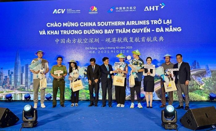  Sau thời gian gián đoạn, đường bay Đà Nẵng - Thẩm Quyến (Trung Quốc) được mở trở lại đã thúc đẩy phát triển thị trường du lịch khu vực Bắc Á đến Đà Nẵng. 