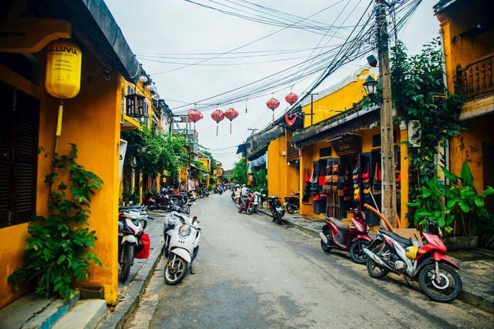 Đô thị cổ Hội An trong nắng mới. Ảnh: NGỌC HIẾU