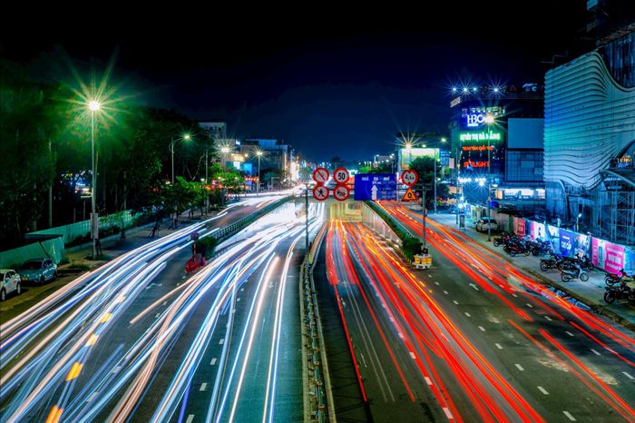 Phố phường Đà Nẵng sau những ngày mưa gió. Ảnh: BẢO LÂM