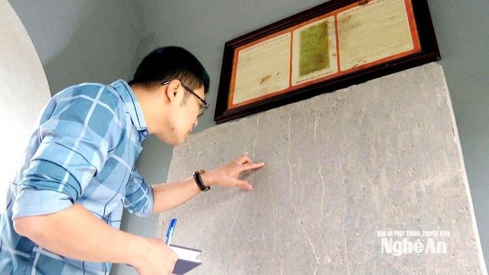 Nhà nghiên cứu Trần Mạnh Cường trong một chuyến điền dã.Ảnh: Lê Trang