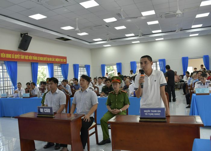 Phiên tòa giả định chiều 13-11 tại xã Long Hải (TPHCM)