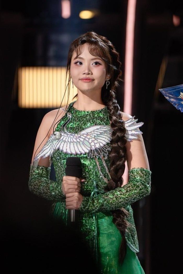 Hòa Minzy và Phương Mỹ Chi (phải) là hai cái tên được dự đoán có cuộc cạnh tranh gay cấn cho nhiều hạng mục giải thưởng cuối năm.