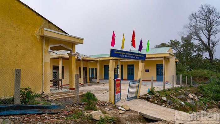  Điểm trường Tak Ngo từng là ngôi trường khang trang, nơi 34 em học sinh ở vùng cao xã Trà Linh, thành phố Đà Nẵng học tập. 