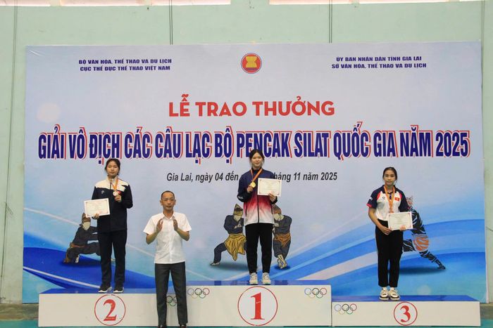 VĐV Lèo Thị Mai Hương đoạt Huy chương Vàng hạng cân 69 kg.