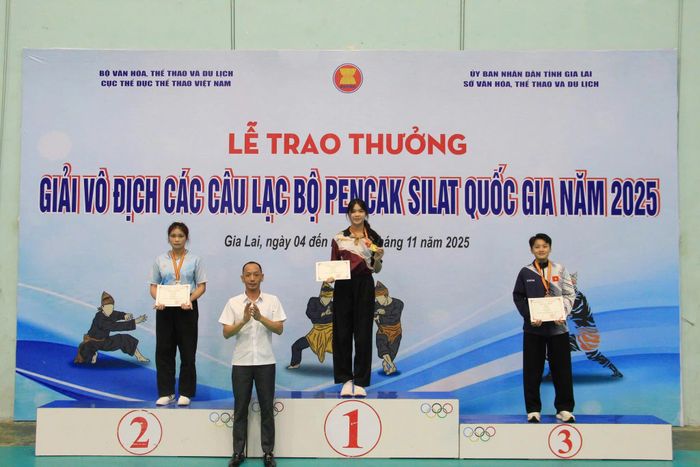 VĐV Lường Thị Nhật đoạt Huy chương Vàng hạng 66 kg. 