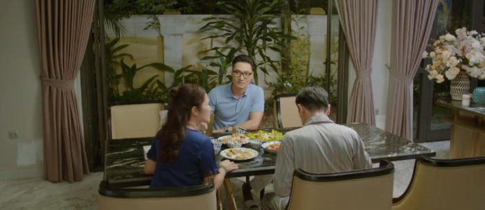 Viên tìm đến Hồng Thiệu để nhờ giúp đỡ trốn khỏi Việt Đông.