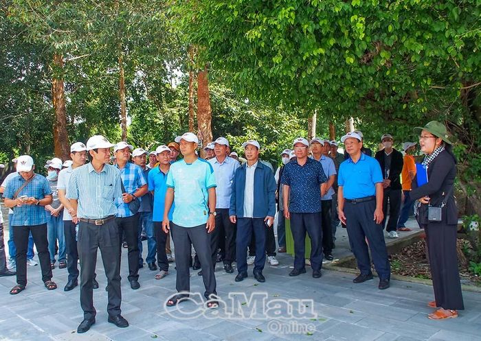 Hơn 100 thành viên tham gia hành trình về nguồn lần này có thành viên đã từng đến, cũng có thành viên lần đầu đặt chân đến nơi này nên mang trong lòng nhiều cảm xúc: vui, tự hào và cả niềm xúc động