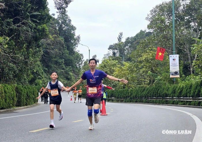 Hai cha con cùng tham gia Giải.