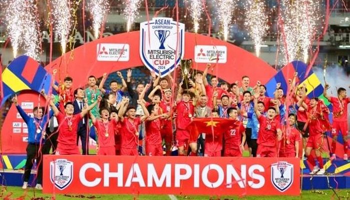 Thầy trò HLV Kim Sang-sik quyết tâm bảo vệ ngôi vương.