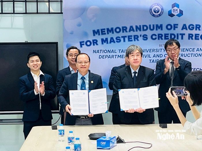 Tham gia ký kết hợp tác giữa khoa Xây dựng, Trường Đại học Bách khoa-TP Hồ Chí Minh và Đại học Khoa học và Công nghệ quốc gia Đài Loan.