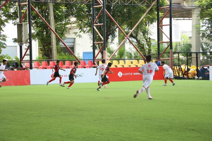 Trận thi đấu giao hữu kết thúc với tỉ số 6-1 nghiêng về đội bóng của Top 10 Cầu thủ nhí 2025
