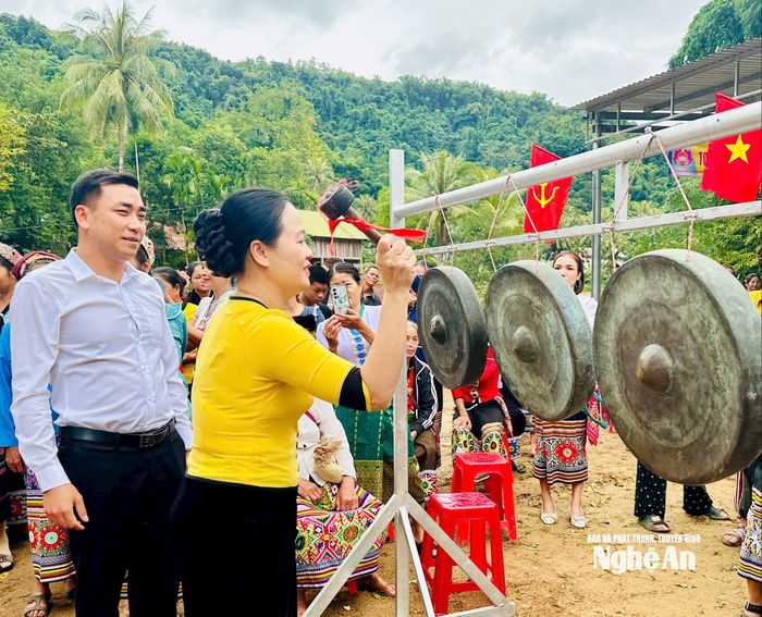 Hoạt động văn hóa trong ngày hội tại xã Nhôn Mai. Ảnh: CSCC
