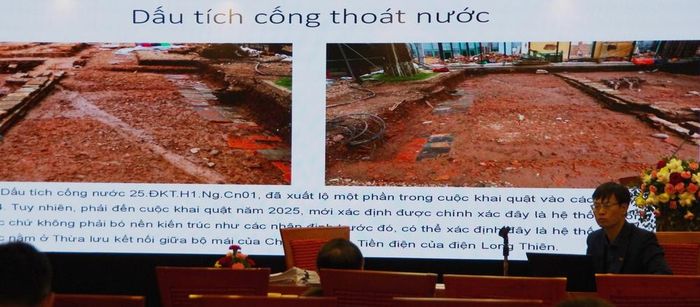 Dấu tích cống thoát nước của điện Long Thiên được trình bày tại hội thảo