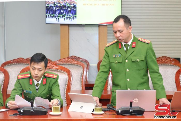 Lãnh đạo Phòng Cảnh sát PCCC và CNCH, Công an tỉnh thông tin Luật PCCC và CNCH năm 2024.