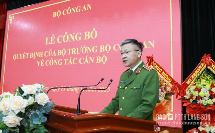 Đồng chí Thứ trưởng Bộ Công an phát biểu chỉ đạo tại buổi lễ