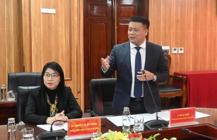 TS. Bùi Bá Chính, Quyền Giám đốc Trung tâm Mã số, mã vạch quốc gia phát biểu tại lễ ký kết.