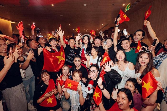 Hương Giang được người hâm mộ Việt Nam ủng hộ tại Miss Universe 2025.
