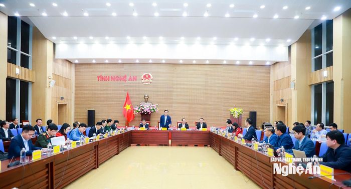 Quang cảnh phiên họp chuyên đề tháng 11/2025 của UBND tỉnh Nghệ An. Ảnh: Thành Duy