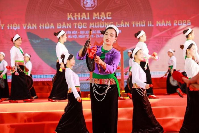 Các đội Mường tham gia trình diễn nghệ thuật tại Ngày hội. Ảnh: Khánh Hòa - TTXVN