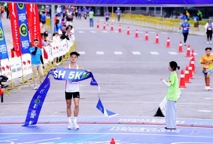 Vận động viên, Vũ Minh Thắng, cự ly 5km. Ảnh: Sở VHTT&DL Quảng Ninh cung cấp.