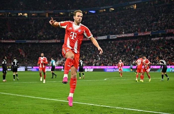 Kane sẽ giải quyết vấn đề trên hàng công của Man Utd.