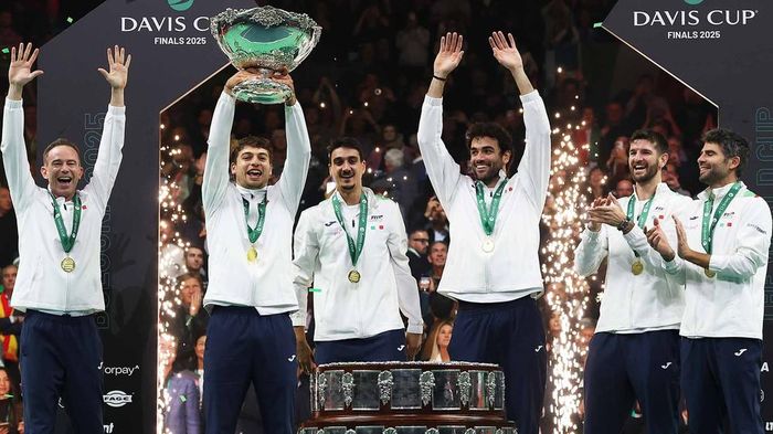 Đội tuyển Ý lần thứ 3 vô địch Davis Cup, dù chỉ dùng đội hình hai ở chung kết