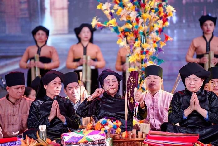 Trình diễn, giới thiệu trích đoạn Nghi lễ Mợi cộng đồng dân tộc Mường tỉnh Sơn La. Ảnh: Khánh Hòa - TTXVN