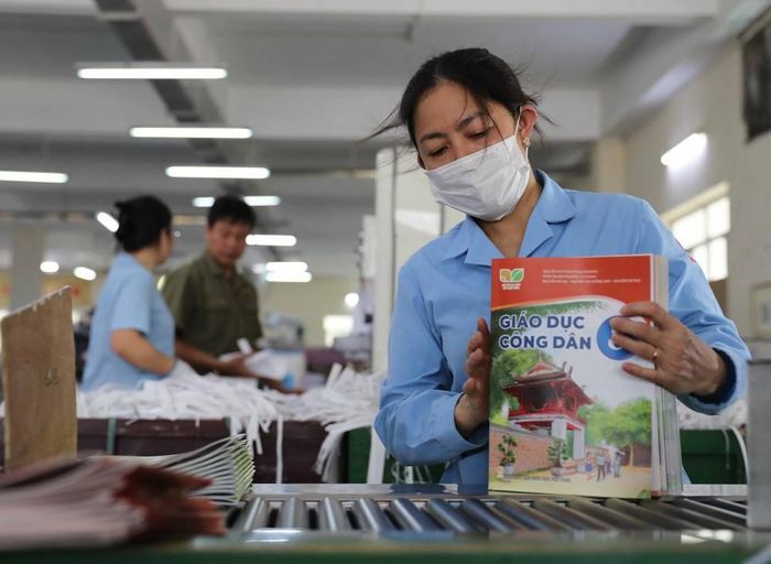 Sách giáo khoa do NXB Giáo dục Việt Nam phát hành. Ảnh: Thanh Tùng - TTXVN