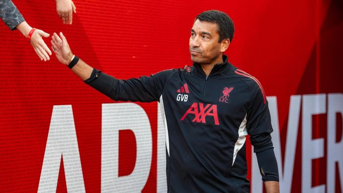 Giovanni van Bronckhorst lọt vào tầm ngắm của Indonesia.