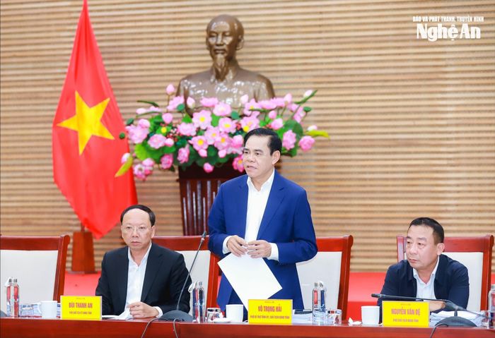 Đồng chí Võ Trọng Hải - Phó Bí thư Tỉnh ủy, Chủ tịch UBND tỉnh chủ trì cuộc họp. Ảnh: Thành Duy
