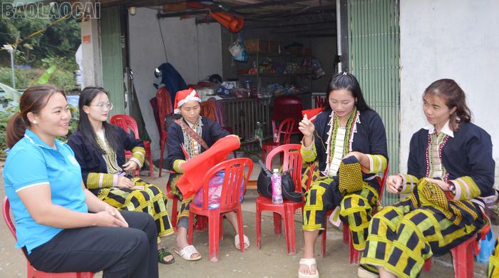 Việc tuyên truyền giảm thiểu tảo hôn, hôn nhân cận huyết thống được thực hiện ở từng khu, cụm dân cư. 