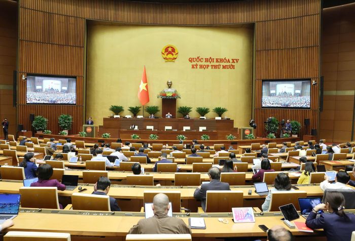  Phiên họp sáng 26-11. Ảnh: QUANG PHÚC 