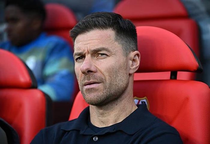 Alonso đau đầu vì hàng phòng ngự "tan hoang".